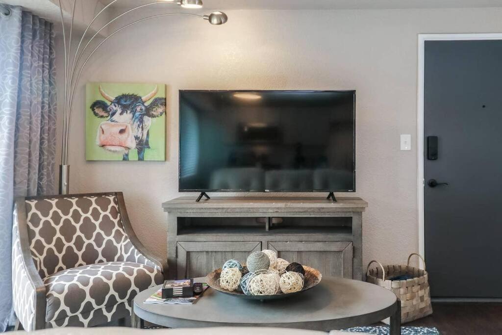Villa HOLLY FIRST FLOOR 2 King Beds Kansas City Exterior foto