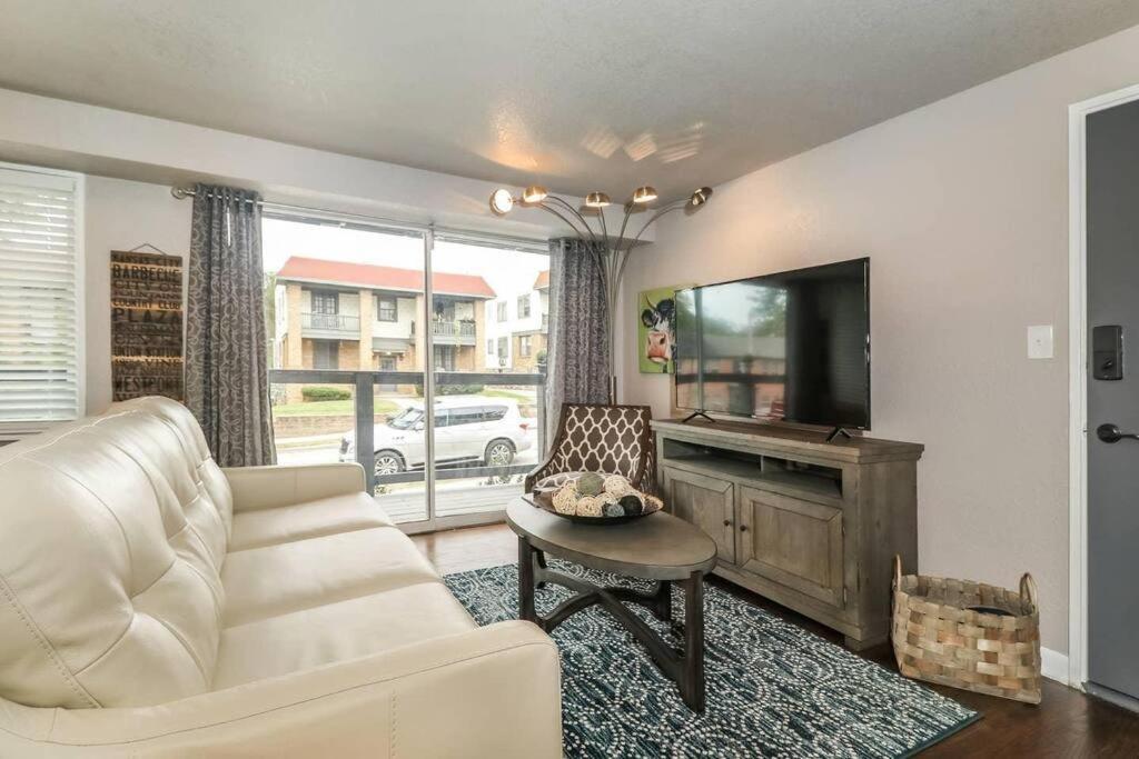Villa HOLLY FIRST FLOOR 2 King Beds Kansas City Exterior foto